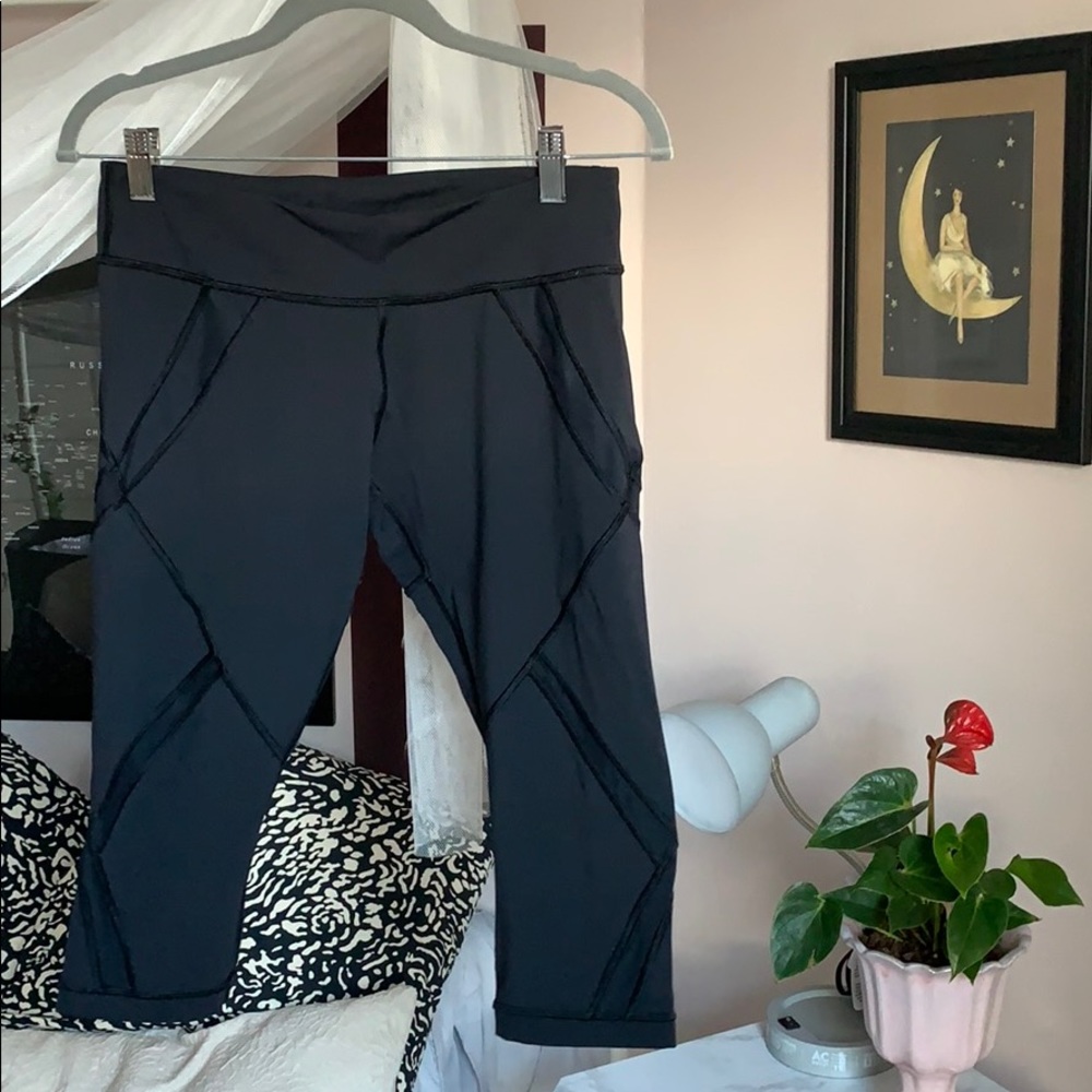 Lululemon cropped black leggings